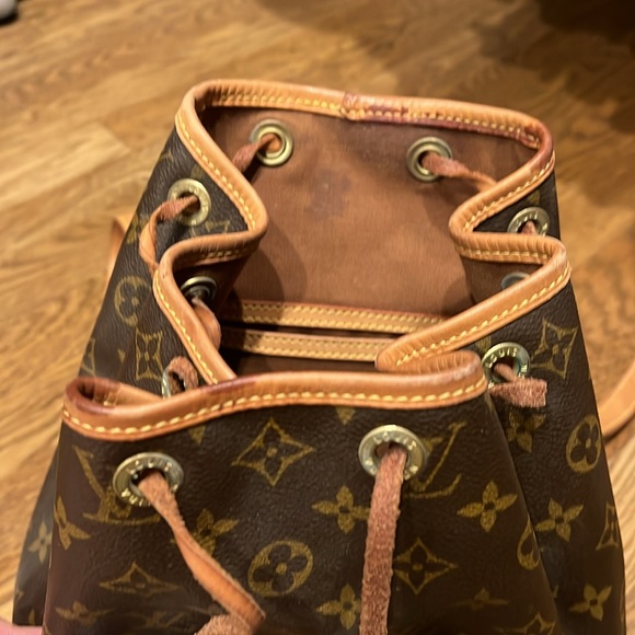 Louis Vuitton backpack - Picture 6 of 7